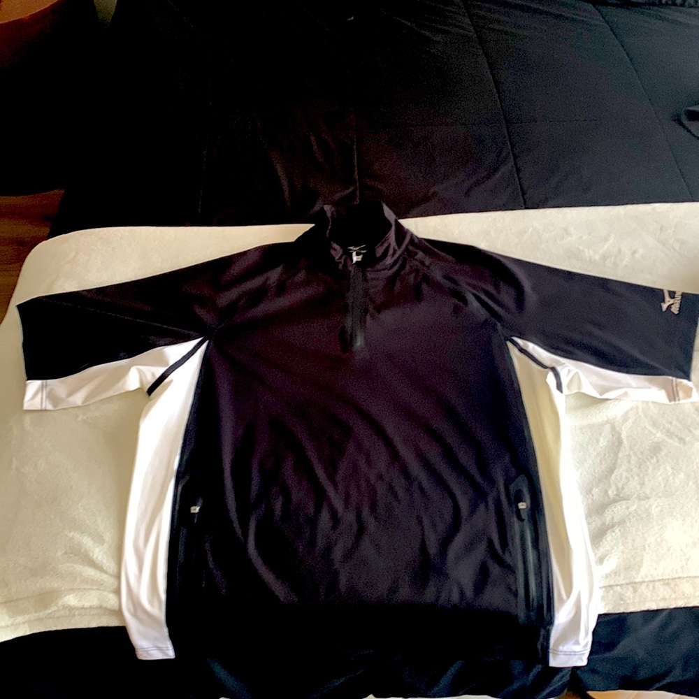 Black and White Mizuno short sleeve golf waterproof golf jacket